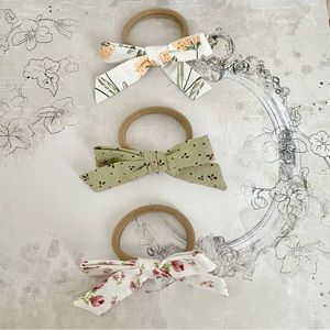 Girls Handmade Floral Bow Pony Tail Band Burgundy/Green/Yellow NWOT OS